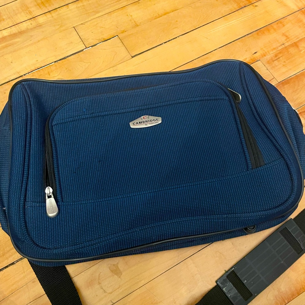 Cambridge by Travelway messenger bag